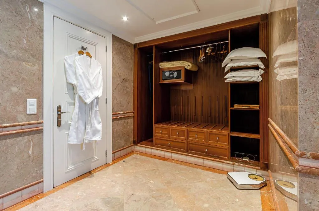 SUITE KING SIZE BED Room, Olissippo Lapa Palace, Lisbon