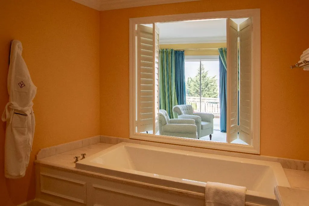 SUITE DELUXE Room, The Yeatman, Porto