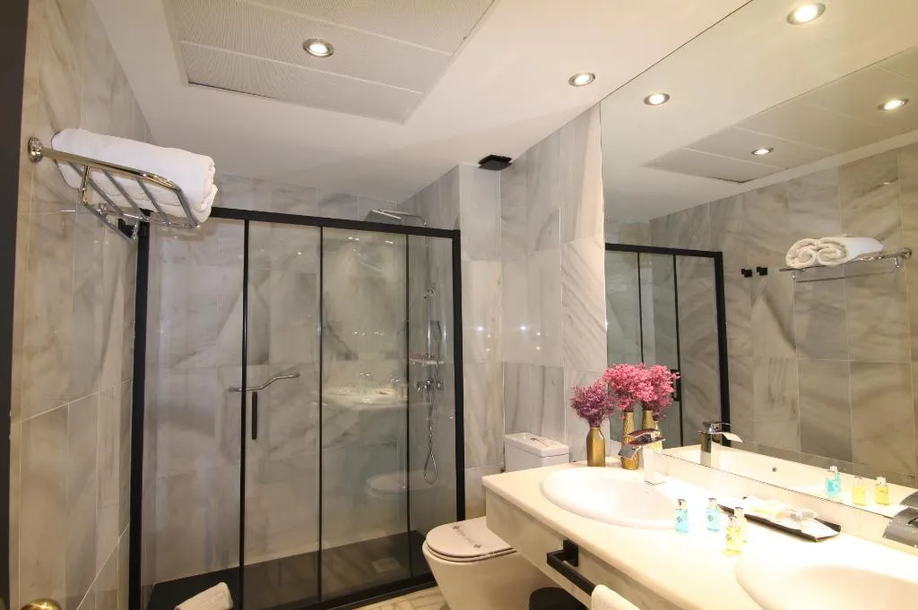 JUNIOR SUITE CAPACITY 4 ONE BEDROOM Room, San Gil, Seville