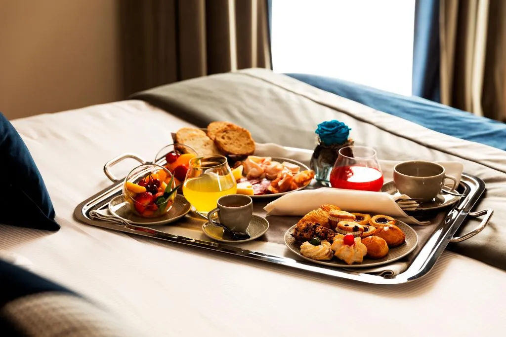 Restaurant, Amadomus Luxury Suites, Naples