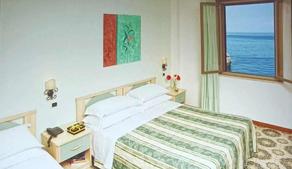TRIPLE SEA VIEW Room, Jonic Hotel Mazzarò, Taormina