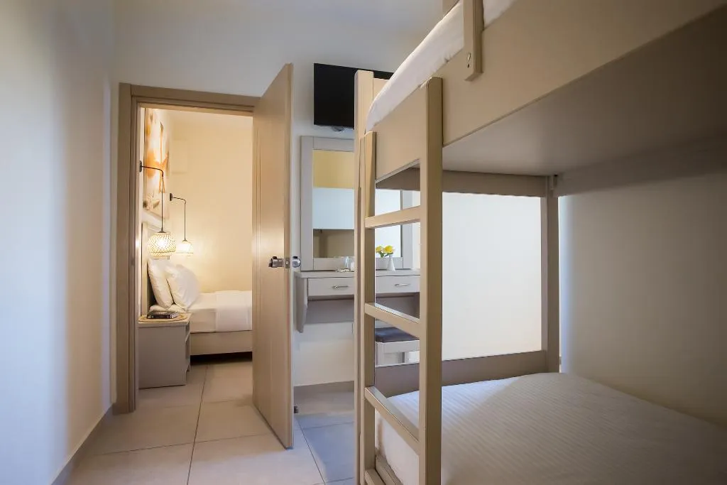 FAMILY ROOM CAPACITY 4 Room, Telesilla, Corfu