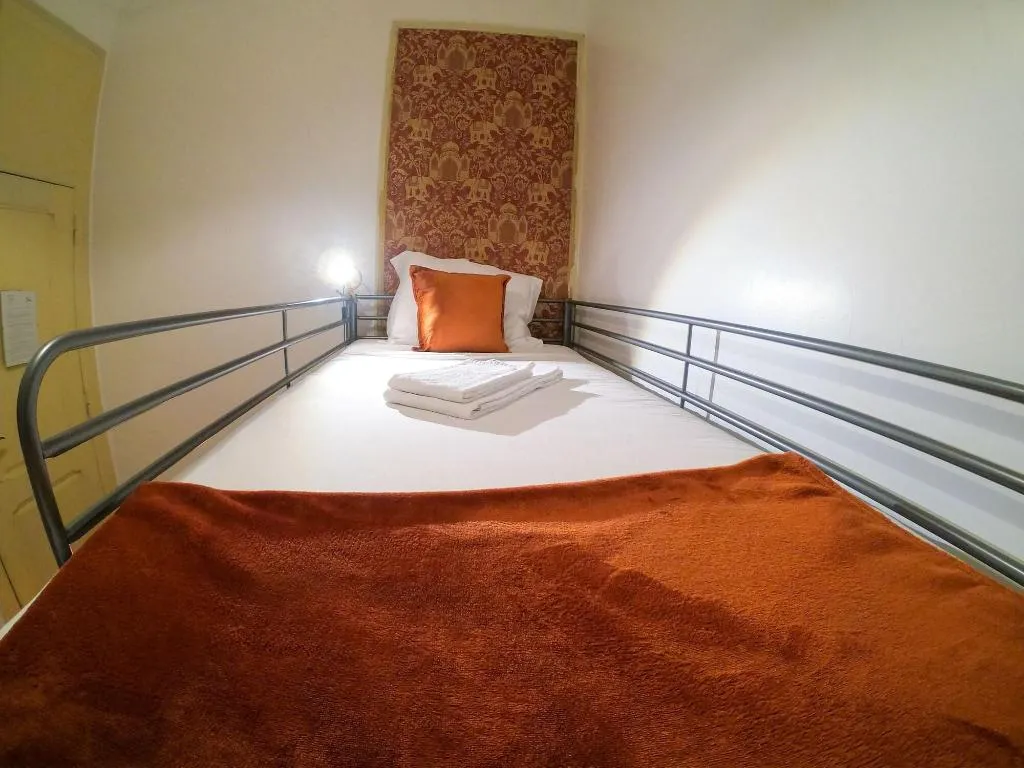 Room, Dukostel, Lisbon