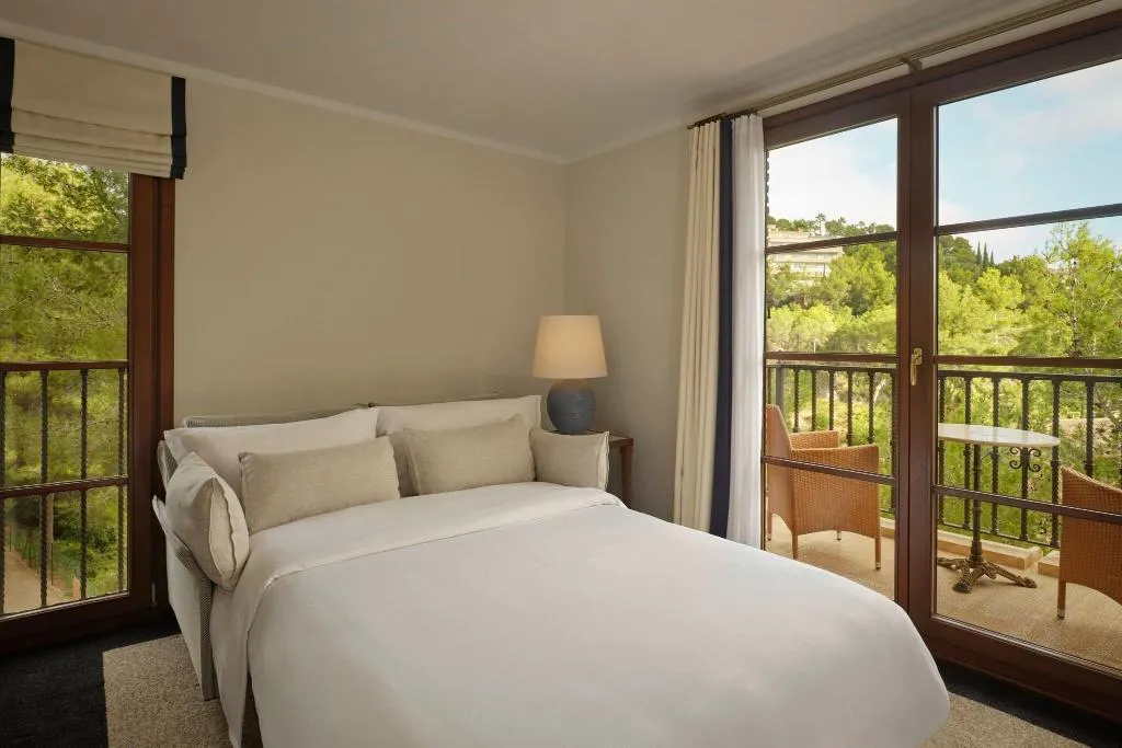 QUADRUPLE DELUXE GARDEN VIEW Room, Castillo Hotel Son Vida, Majorca
