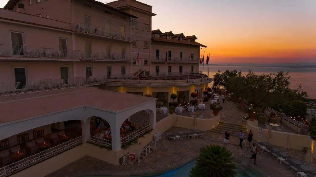 General view, Grand Hotel Aminta, Naples