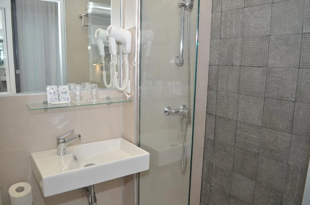 SINGLE STANDARD Room, San Lorenzo, Madrid