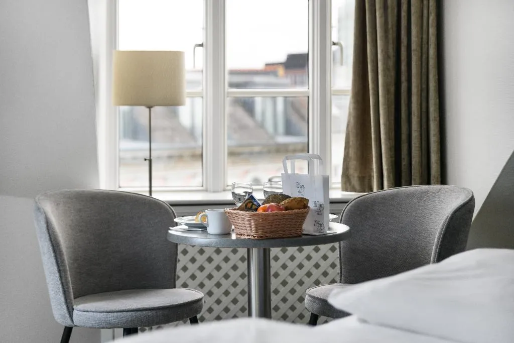 FAMILY ROOM CAPACITY 3 Room, Hotel Tiffany, Copenhagen