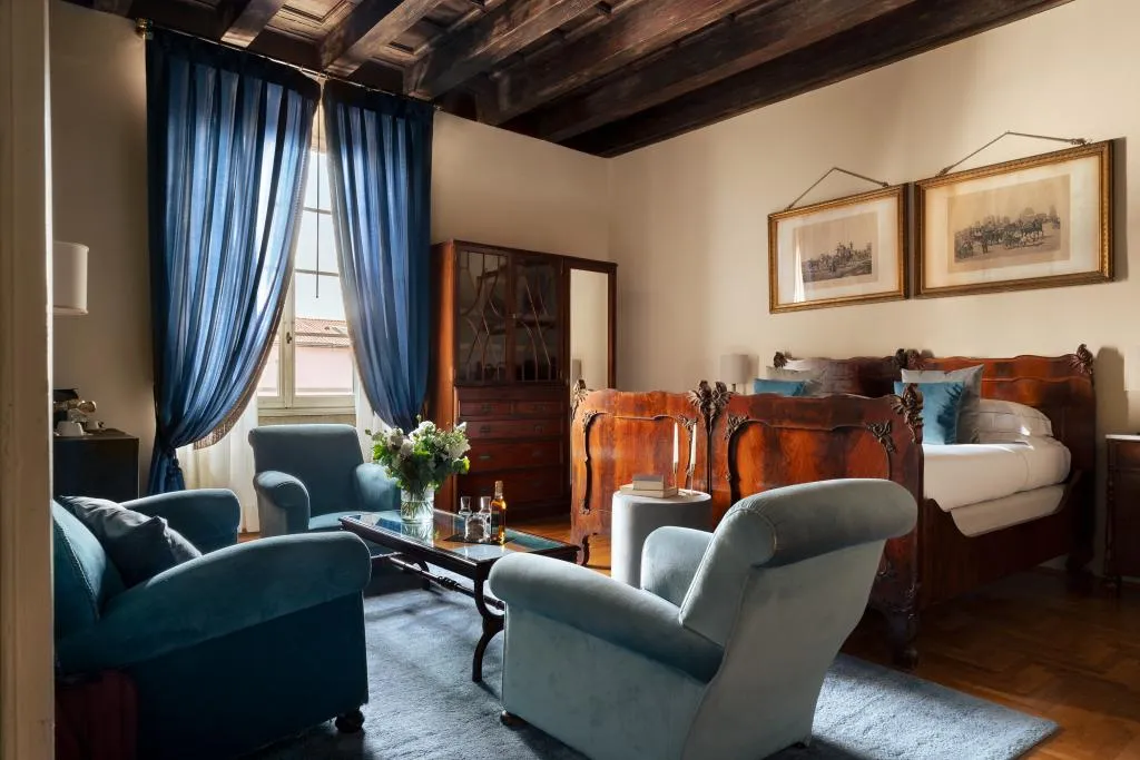 SUITE CLASSIC Room, Loggiato Dei Serviti, Florence