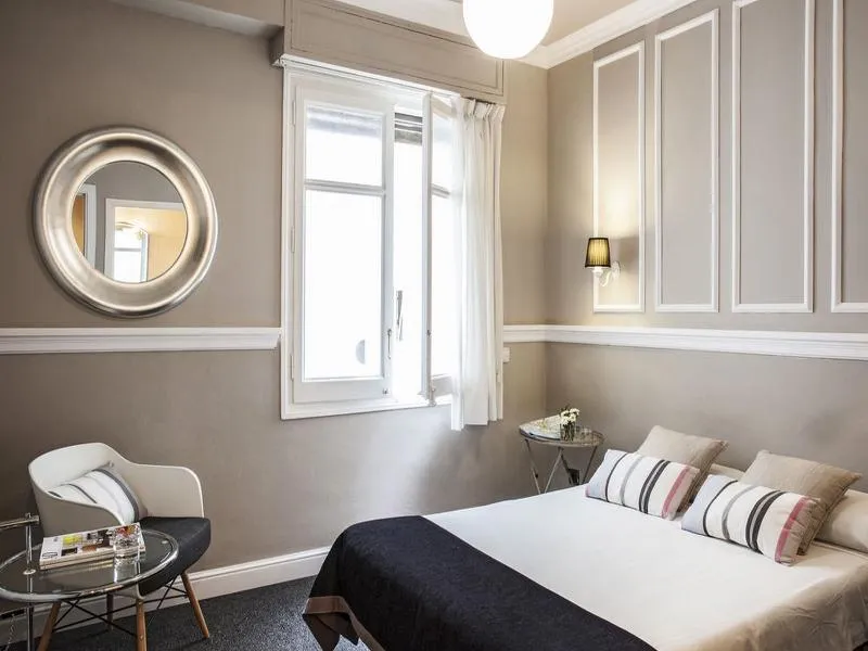 DOUBLE STANDARD Room, AinB Eixample Muntaner, Barcelona