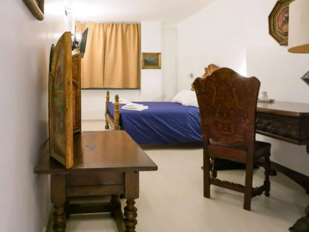Room, La Locanda Del Pino, Milan