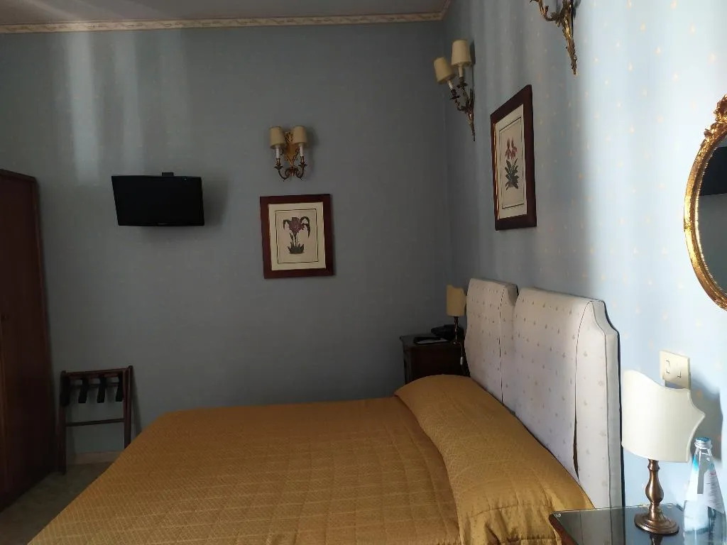 DOUBLE ECONOMY Room, Hermitage, Florence