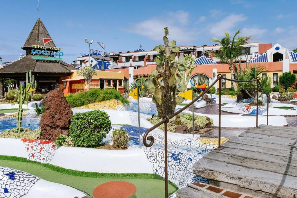 Sports and Entertainment, Parque Santiago III y IV, Tenerife