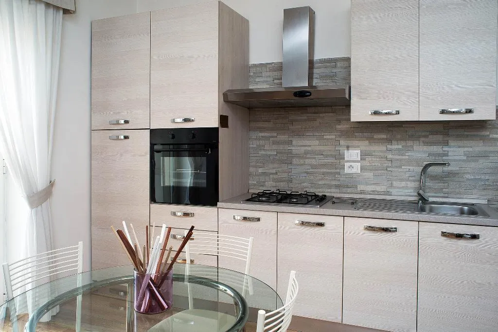 APARTMENT CAPACITY 4 Room, Residenza Flegrea, Naples