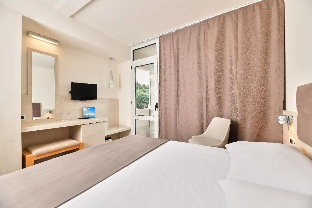 DOUBLE ECONOMY Room, Hotel Mediteran Plava Laguna, Istria