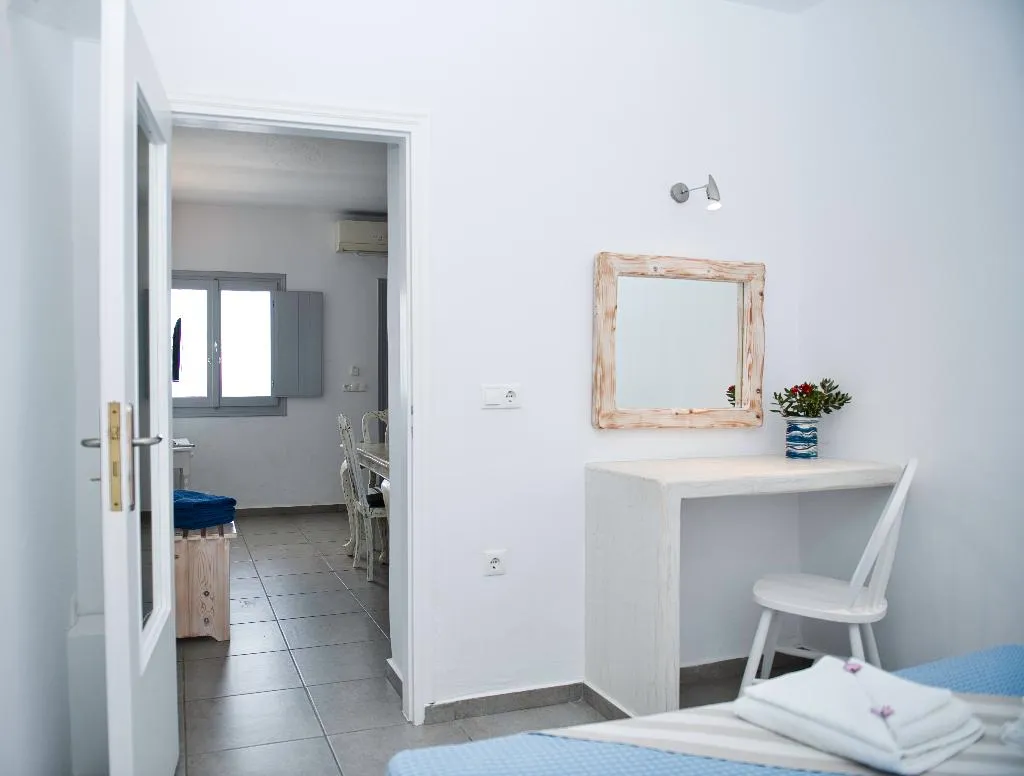TRIPLE DELUXE Room, The Last Sunbeam, Santorini