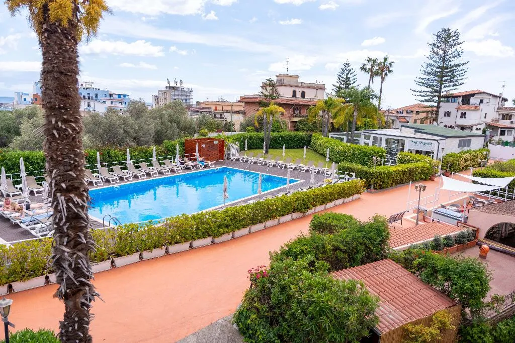 APARTMENT WITH BALCONY Room, Residence Villa Giardini, Taormina