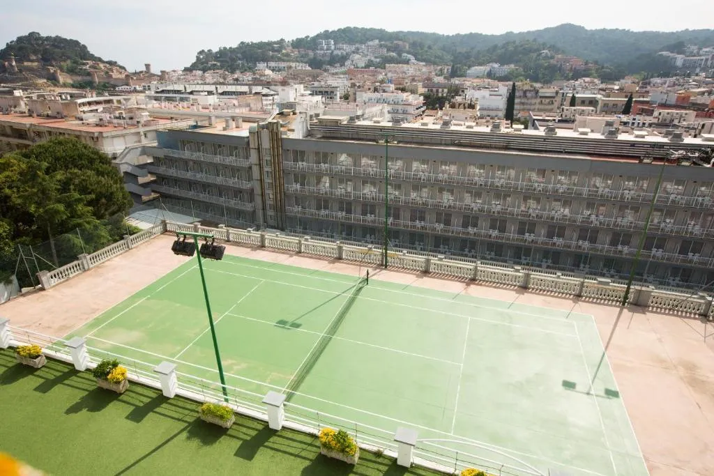 Sports and Entertainment, Don Juan Tossa, Costa Brava