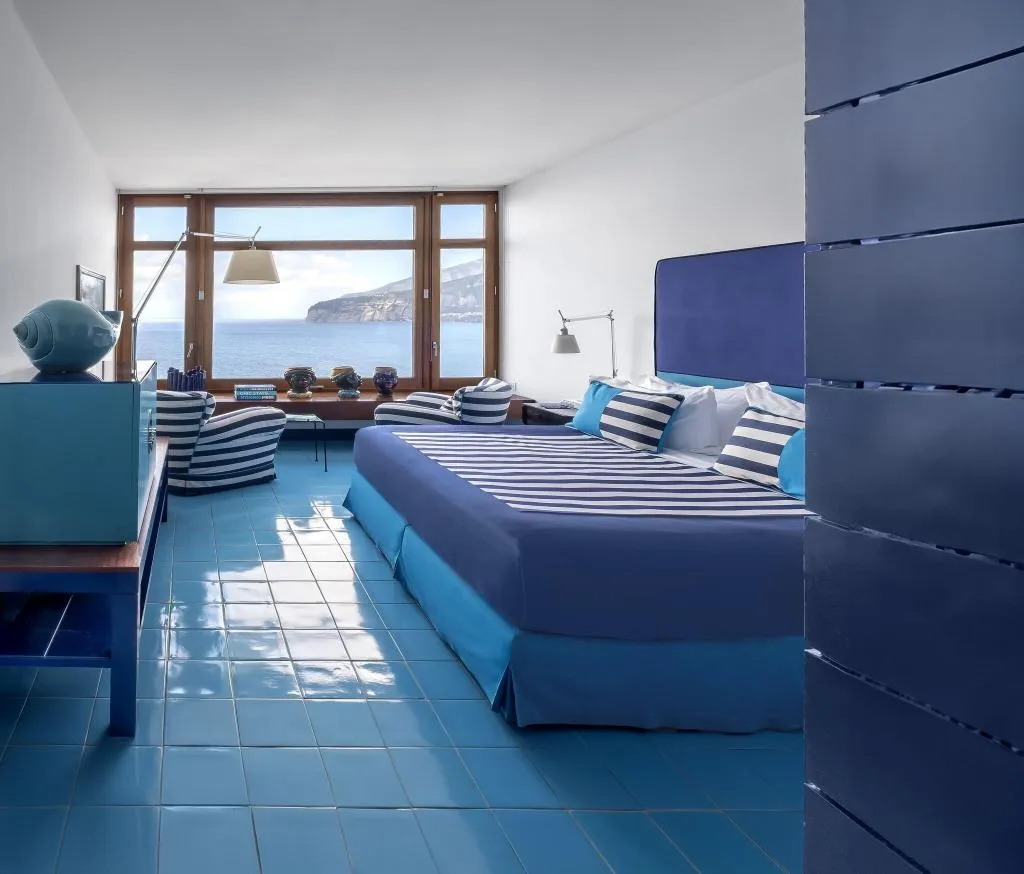 DOUBLE DELUXE SEA VIEW Room, Maison La Minervetta, Naples