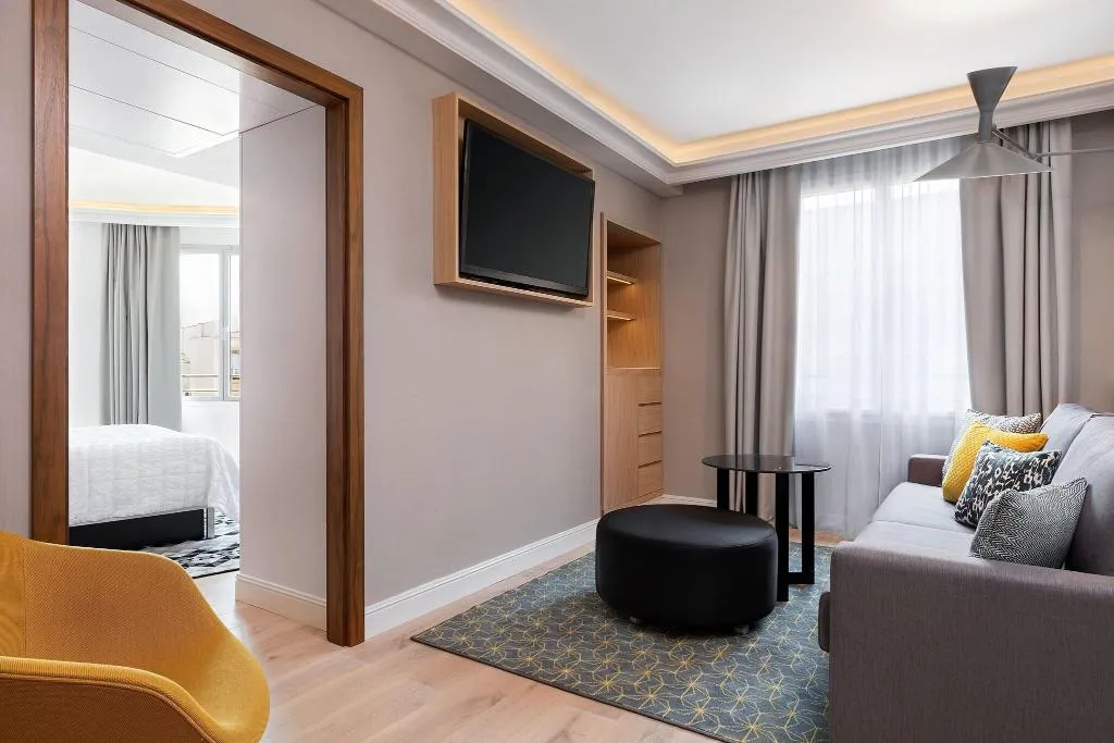 Room, Le Meridien Barcelona, Barcelona