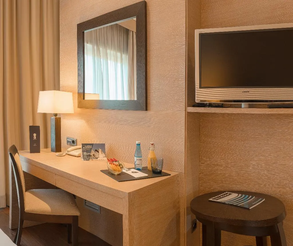 DOUBLE SINGLE USE PREMIUM Room, Sh Valencia Palace, Valencia