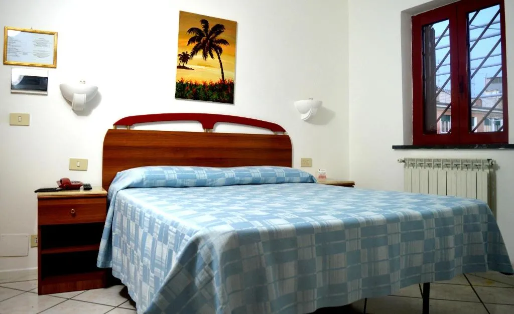 Room, Malaga, Rome