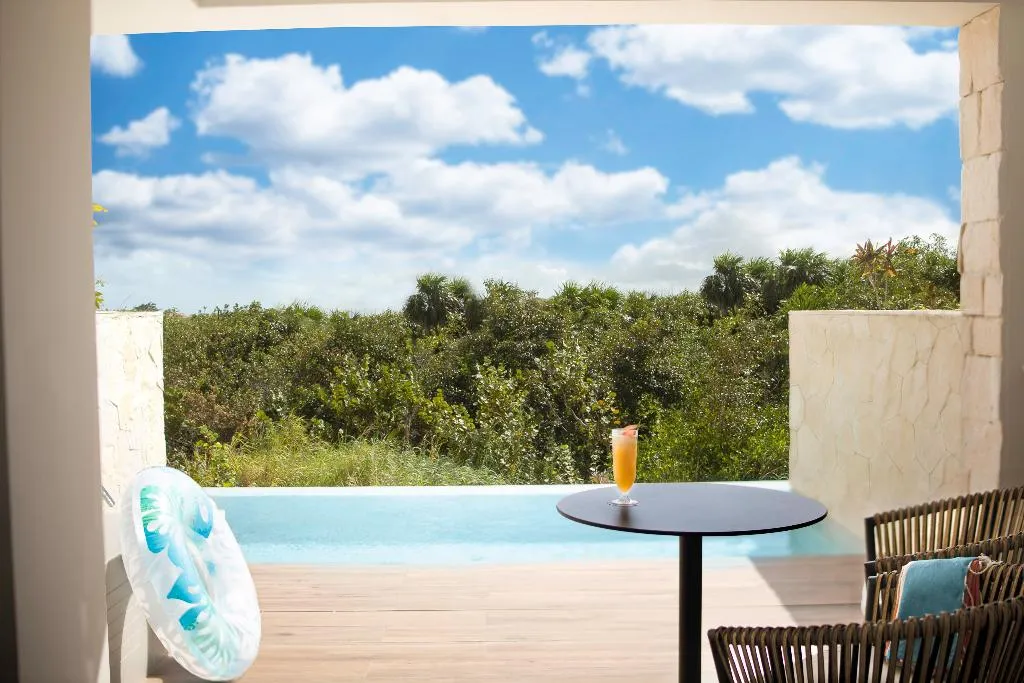 JUNIOR SUITE WITH PRIVATE POOL Room, Majestic Elegance Costa Mujeres All Inclusive, Cancun Area