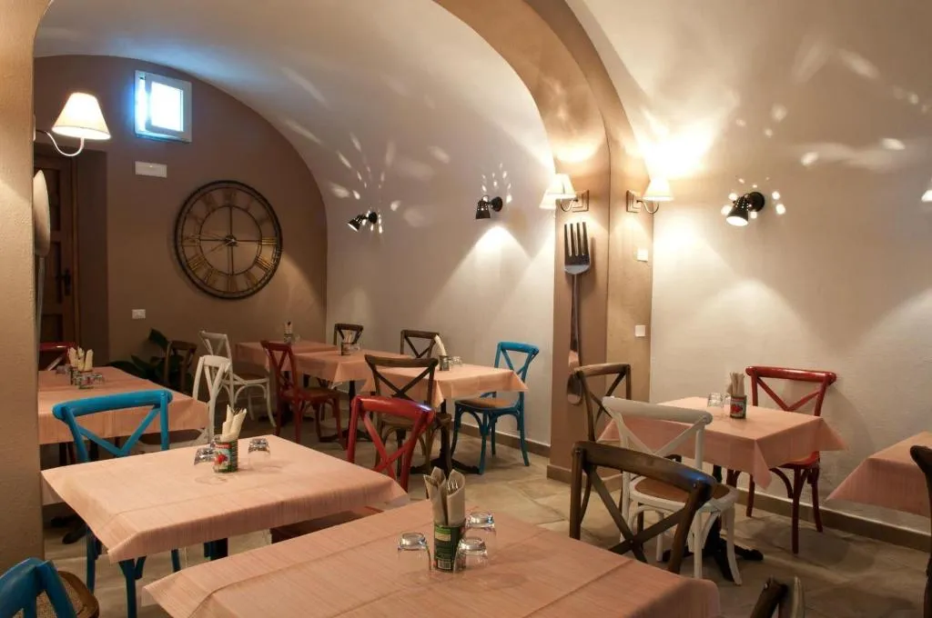 Restaurant, Mimì B&B, Naples