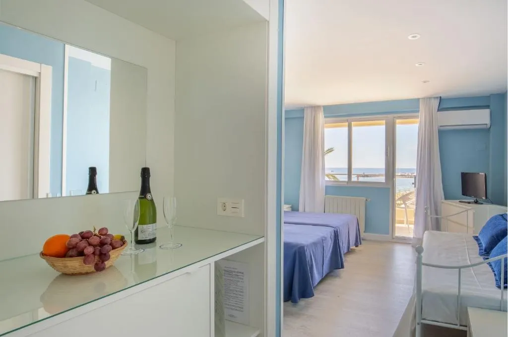 Double or Twin POOL VIEW Room, La Barracuda, Costa Del Sol