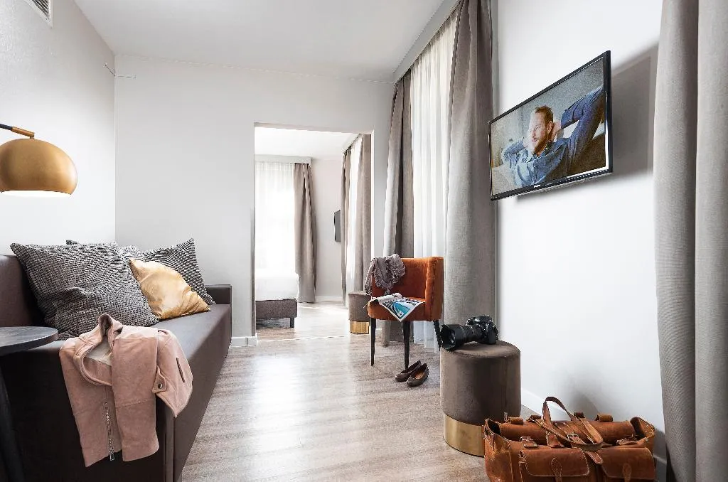 FAMILY ROOM STANDARD Room, The Three Corners Hotel Art, Budapest