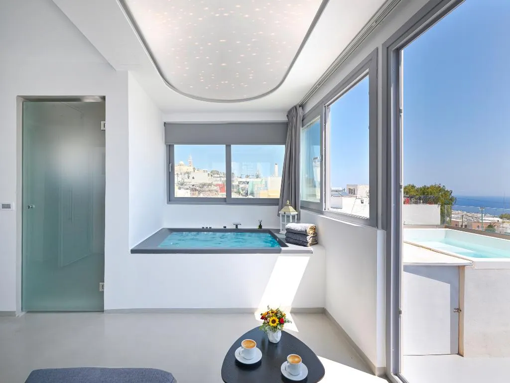 SUITE WITH JACUZZI WITH VIEWS Room, Tatakis Design Hotel, Fira, Santorini