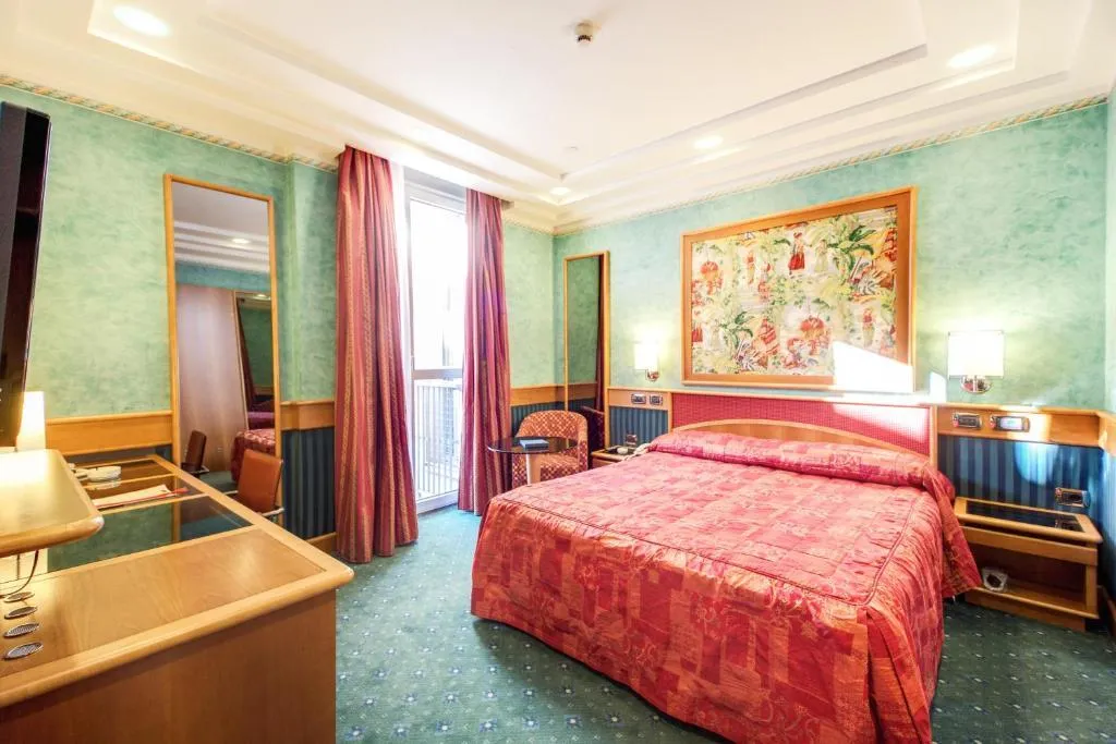 DOUBLE SUPERIOR Room, Brunelleschi, Milan