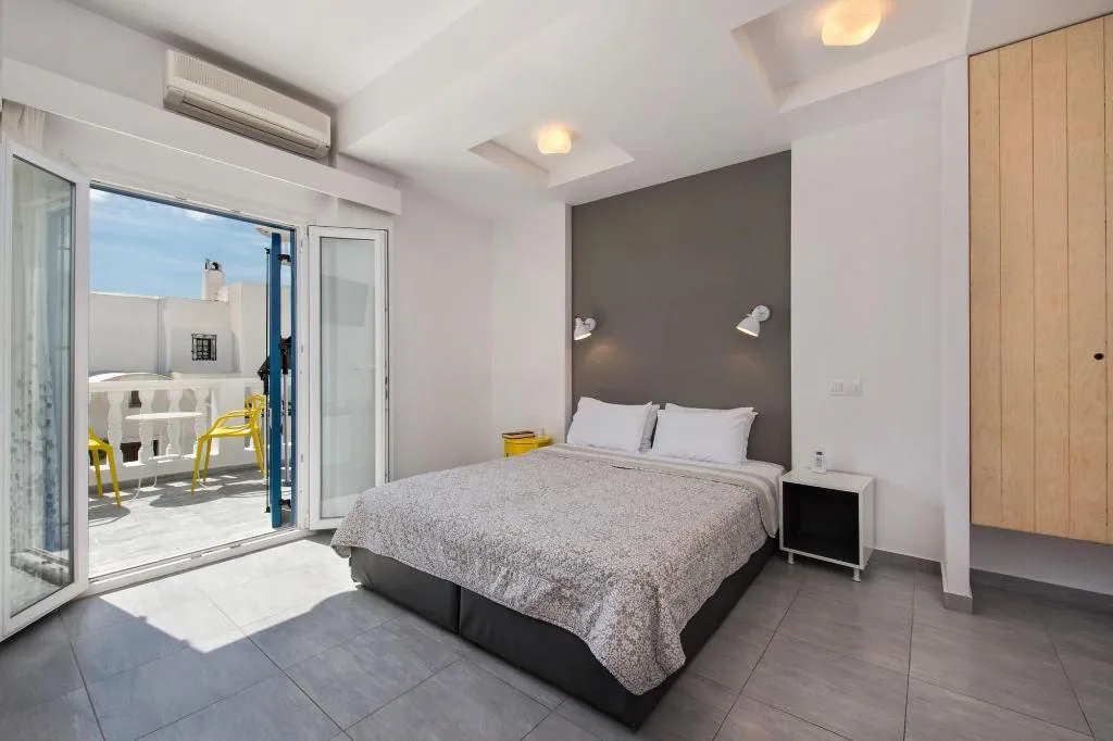 Room, Summertime, Santorini
