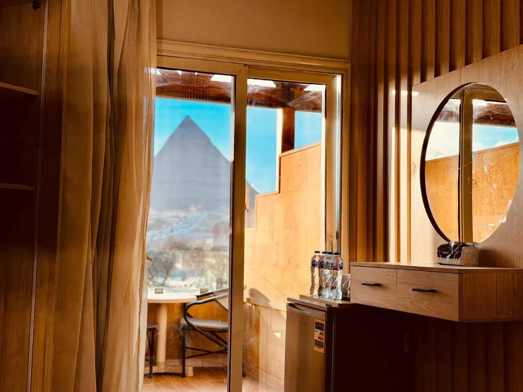 TWIN DELUXE WITH BALCONY Room, Giza Pyramids View Inn, Cairo