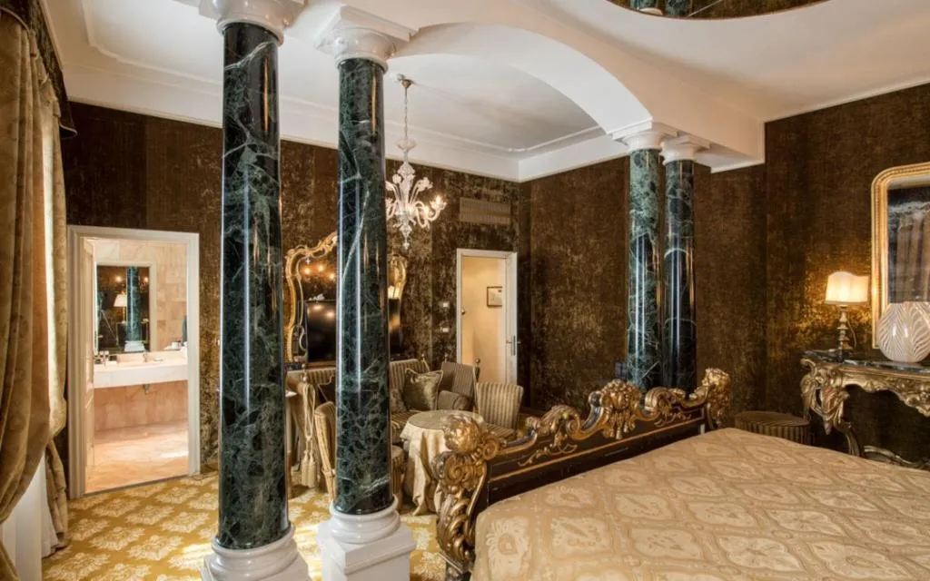 SUITE EXECUTIVE CANAL VIEW Room, Metropole Venezia, Venice