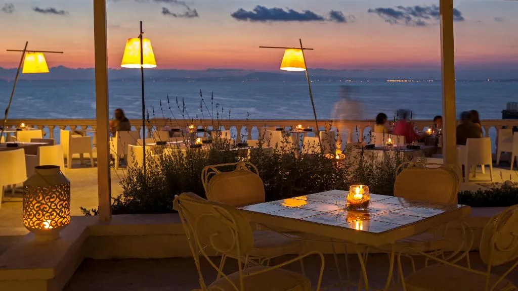 Restaurant, Grand Hotel Cocumella, Naples