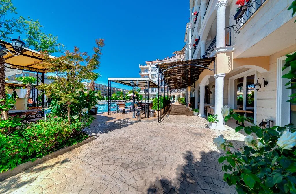 Restaurant, Avenue Deluxe, Bourgas