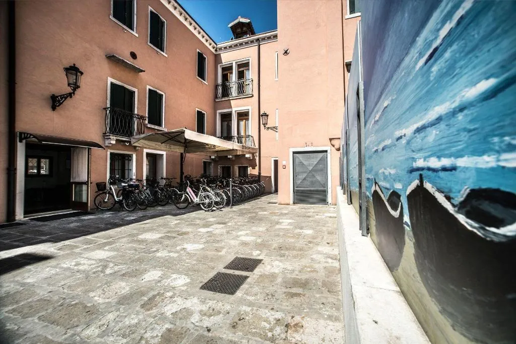 General view, Domus Clugiae, Venice
