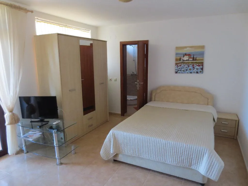 STUDIO STANDARD Room, Etara III, Bourgas
