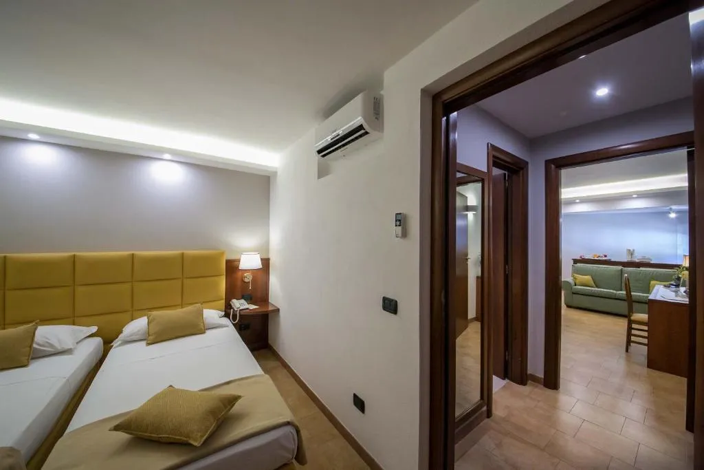 SUITE TWO BEDROOMS ONE BATHROOM Room, Montespina Park Hotel, Naples