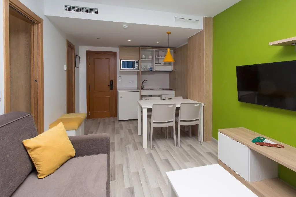 APARTMENT STANDARD Room, Acuasol, Valencia
