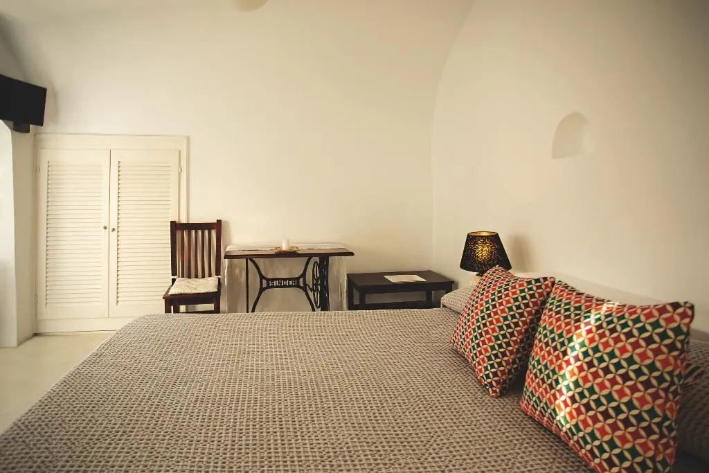 STUDIO STANDARD Room, Remezzo Villas, Santorini
