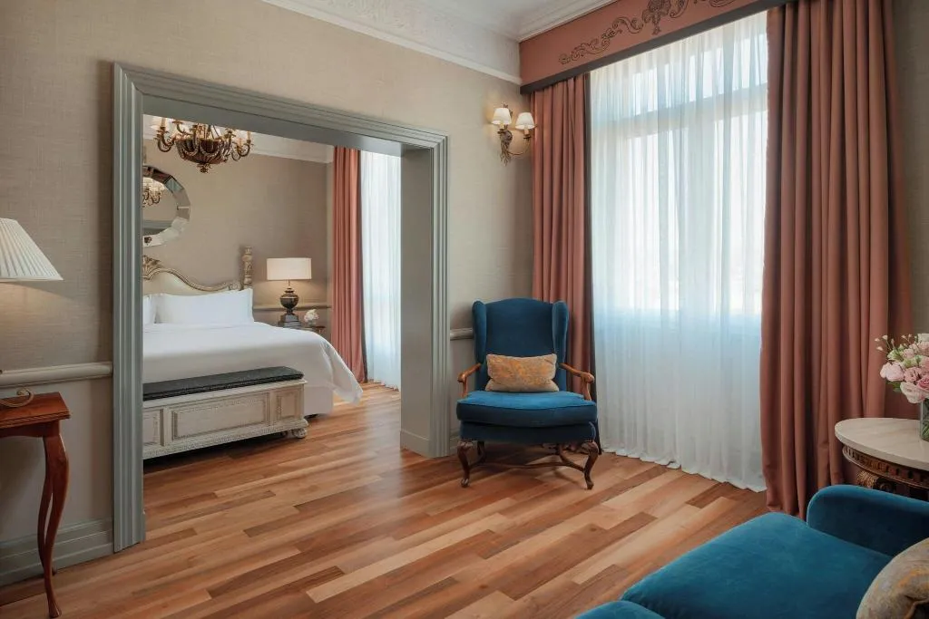 JUNIOR SUITE KING SIZE BED Room, The Westin Excelsior, Florence