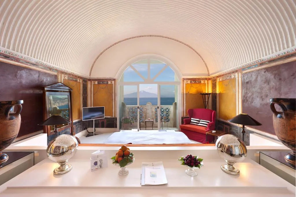 Room, Bellevue Syrene, Naples