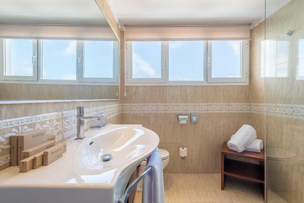 DOUBLE DELUXE Room, NYX Hotel Ibiza - Adults only, Ibiza
