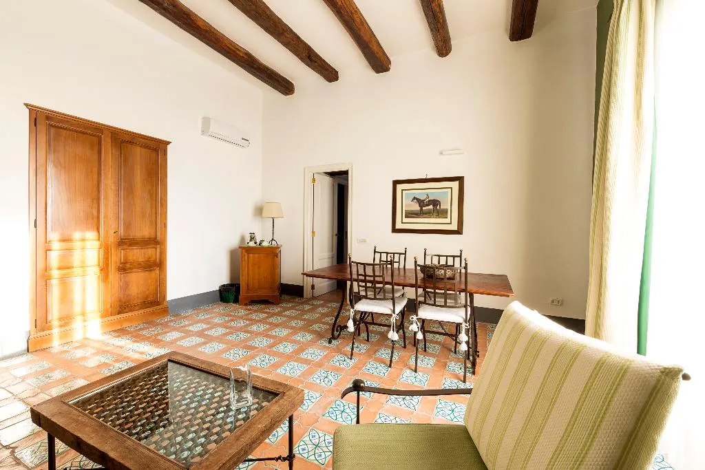FAMILY ROOM STANDARD Room, Relais Regina Giovanna, Naples