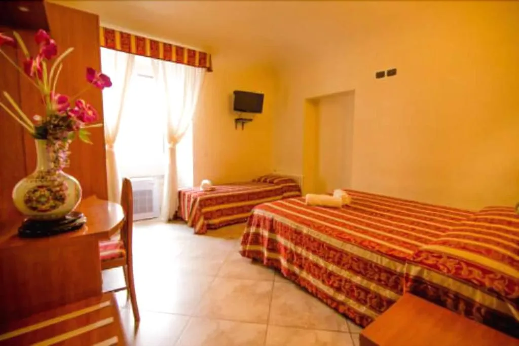 Room, Babyface, Naples