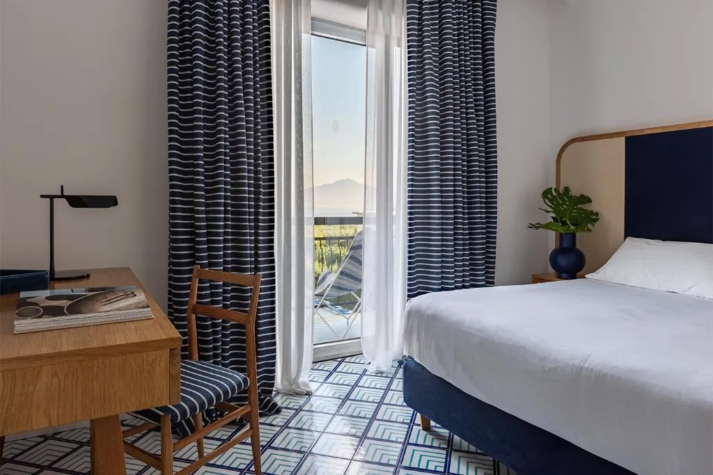 Double or Twin SUPERIOR SEA VIEW Room, Grand Hotel Flora, Naples