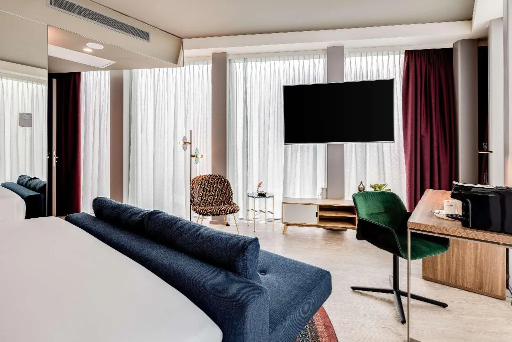 DOUBLE PREMIUM Room, nhow Amsterdam RAI, Amsterdam