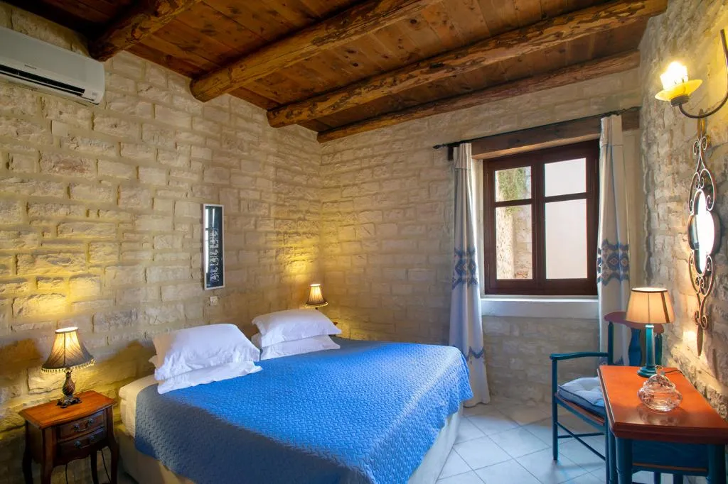 JUNIOR SUITE STANDARD Room, Casa Moazzo, Crete