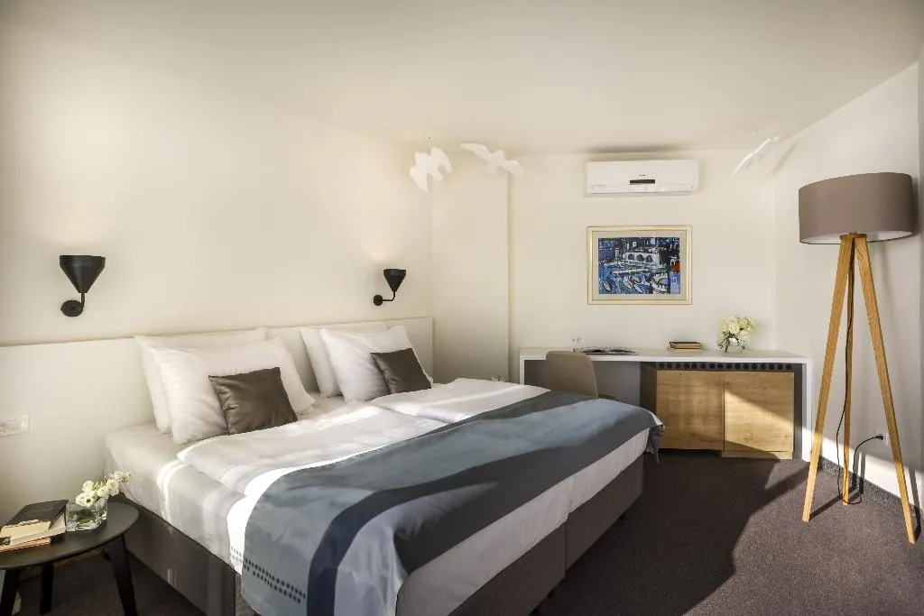 JUNIOR SUITE SEA VIEW WITH BALCONY Room, Remisens Hotel Albatros, Dubrovnik